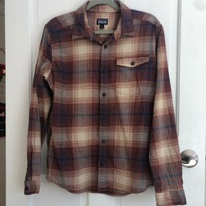 Men’s  Patagonia Long Sleeve Flannel!
